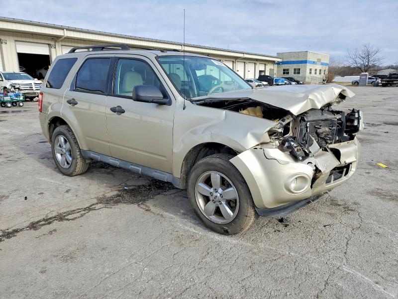 Photo 4 from auction – 2010 FORD ESCAPE XLT with VIN 1FMCU9DG0AKD31871