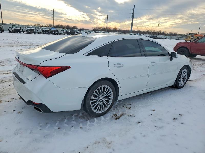 Photo 3 from auction – 2022 TOYOTA AVALON with VIN 4T1DZ1FB3NU083618