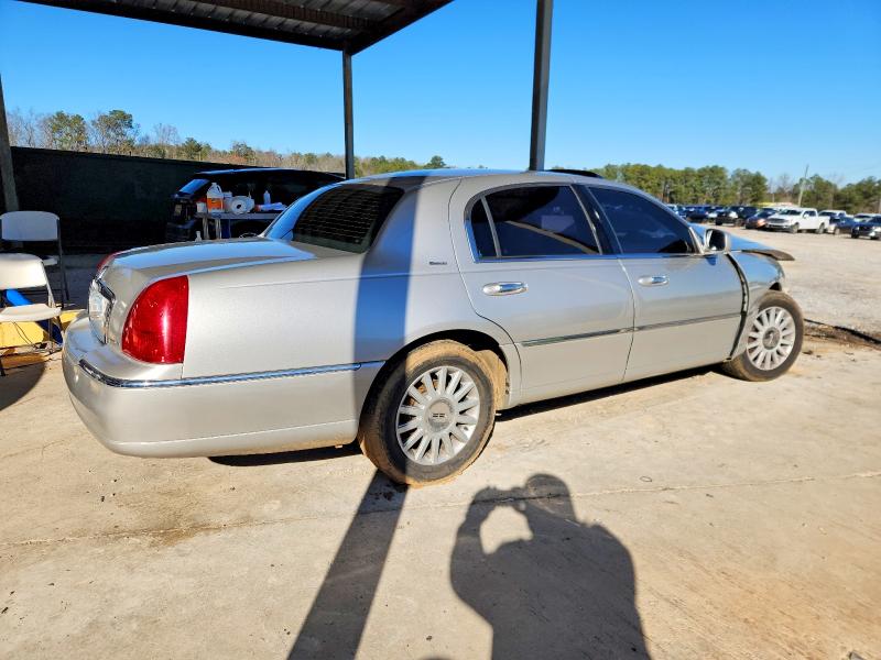 Photo 3 from auction – 2004 LINCOLN TOWN CAR with VIN 1LNHM83WX4Y616233