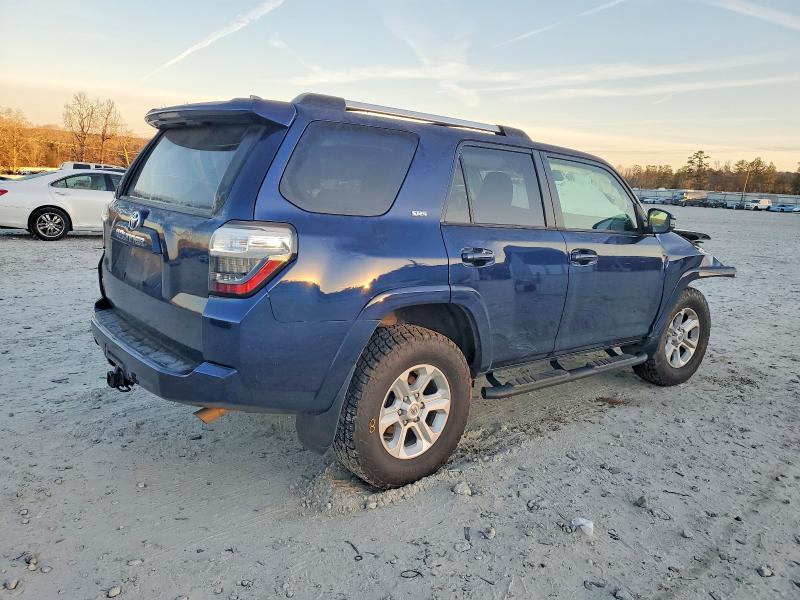 Photo 3 from auction – 2023 TOYOTA 4RUNNER with VIN JTEEU5JR0P5286705