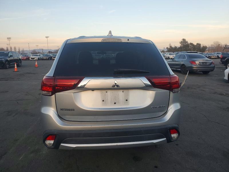 Photo 6 from auction – 2018 MITSUBISHI OUTLANDER with VIN JA4AD2A3XJZ009406