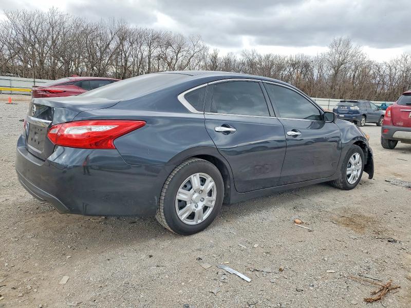 Photo 3 from auction – 2017 NISS ALTIMA with VIN 1N4AL3AP6HN358555