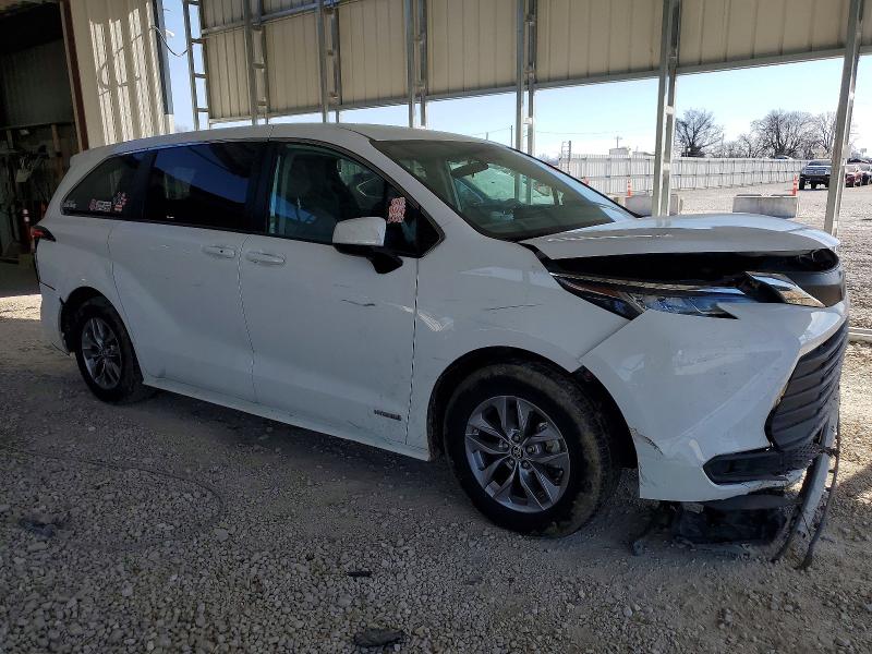 Photo 4 from auction – 2021 TOYOTA SIENNA with VIN 5TDKRKEC1MS016370