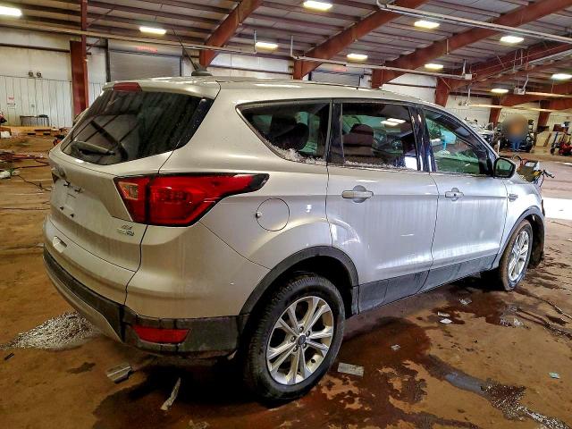 Photo 3 from auction – 2019 FORD ESCAPE SE with VIN 1FMCU9GD7KUA62193
