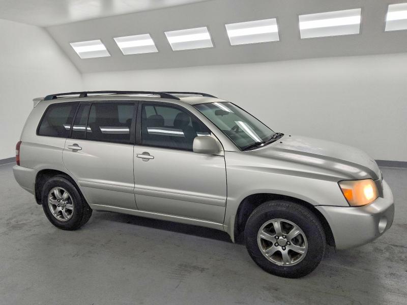 Photo 4 from auction – 2004 TOYOTA HIGHLANDER with VIN JTEDP21A440010855