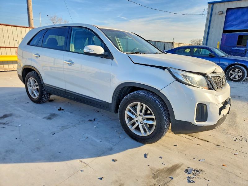 Photo 4 from auction – 2015 KIA SORENTO with VIN 5XYKT3A60FG630933