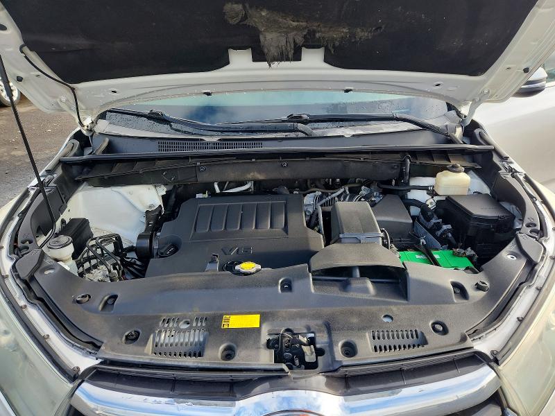 Photo 12 from auction – 2015 TOYOTA HIGHLANDER with VIN 5TDYKRFH9FS064056