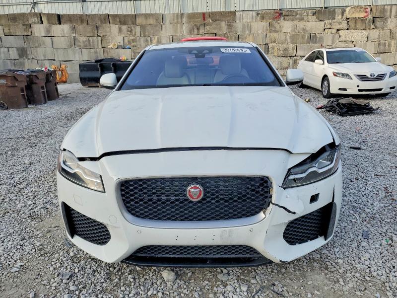 Photo 5 from auction – 2016 JAGUAR XF S with VIN SAJBM4BV9GCY14235