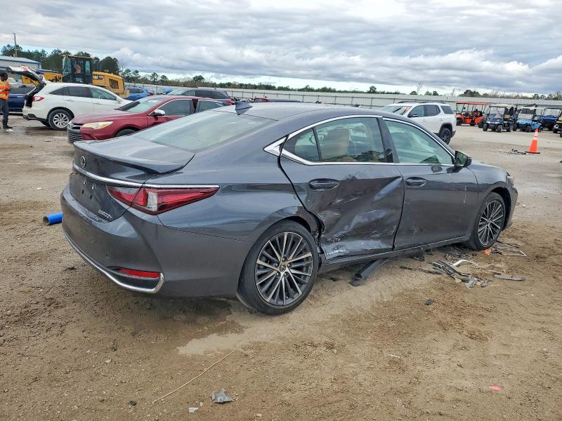 Photo 3 from auction – 2022 LEXUS ES 300H BA with VIN 58ADA1C19NU025685