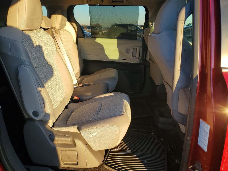 Photo 11 from auction – 2021 TOYOTA SIENNA LE with VIN 5TDKSKFC7MS007904