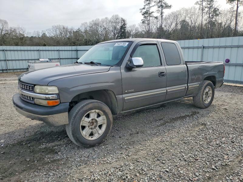 CHEVROLET SILVERADO 2002 with VIN 2GCEC19V921136197 - Photo from auction