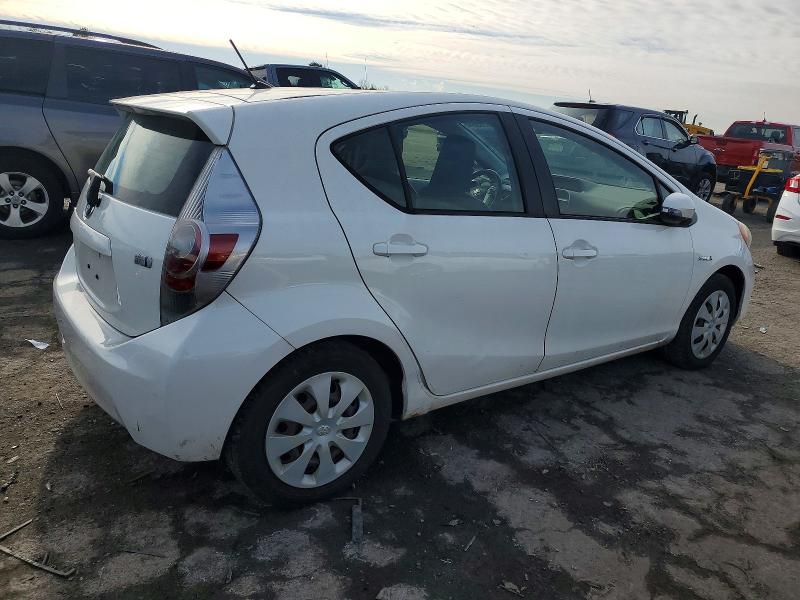 Photo 3 from auction – 2012 TOYOTA PRIUS C with VIN JTDKDTB32C1001994