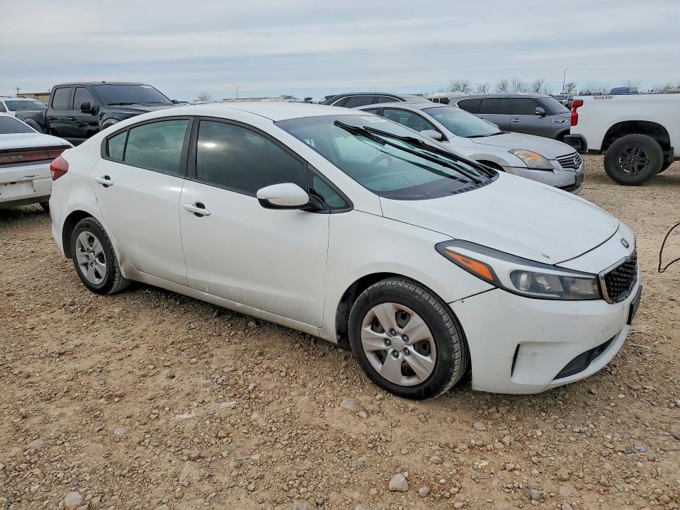 Photo 4 from auction – 2017 KIA FORTE with VIN 3KPFK4A77HE066488