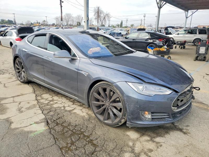 Photo 4 from auction – 2015 TESLA MODEL S with VIN 5YJSA1E2XFF116306