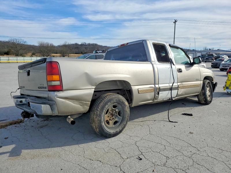 Photo 3 from auction – 2002 CHEVROLET SILVERADO with VIN 2GCEC19T221183621