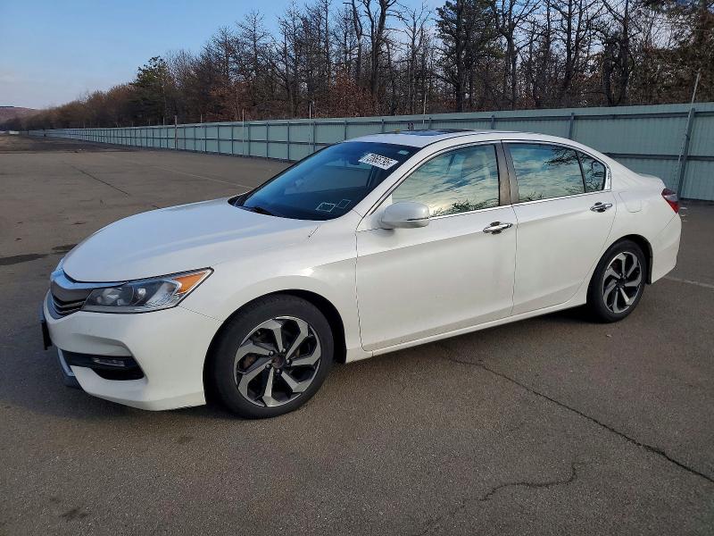 Photo 1 from auction – 2017 HONDA ACCORD with VIN 1HGCR2F72HA278070
