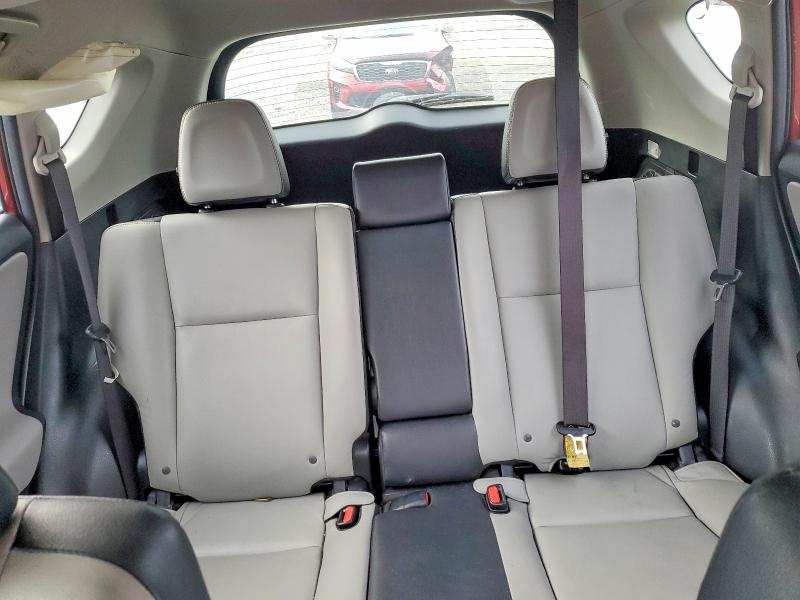 Photo 10 from auction – 2018 TOYOTA RAV4 LIMIT with VIN JTMDFREV3JD232899