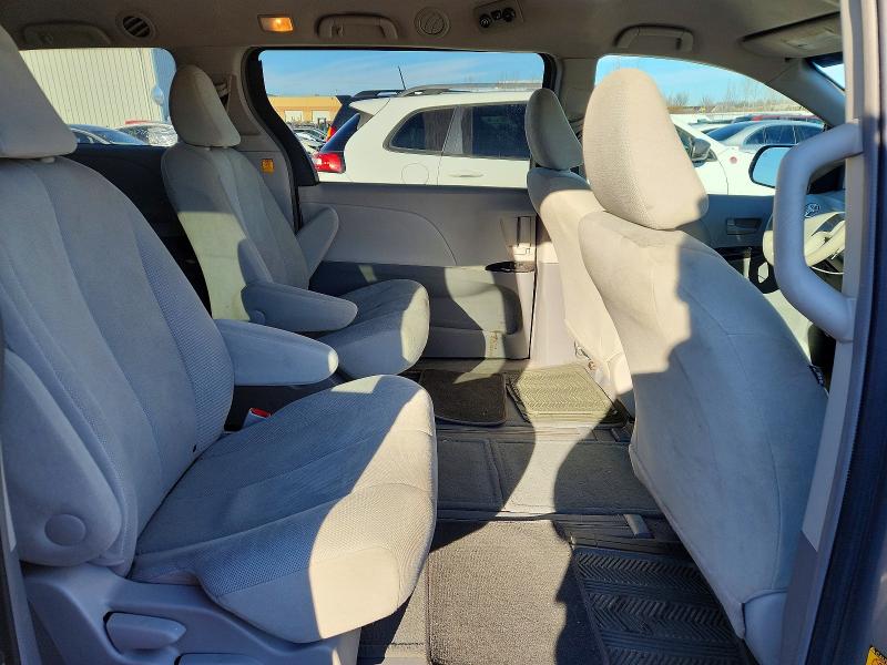 Photo 11 from auction – 2011 TOYOTA SIENNA with VIN 5TDZK3DC9BS020626