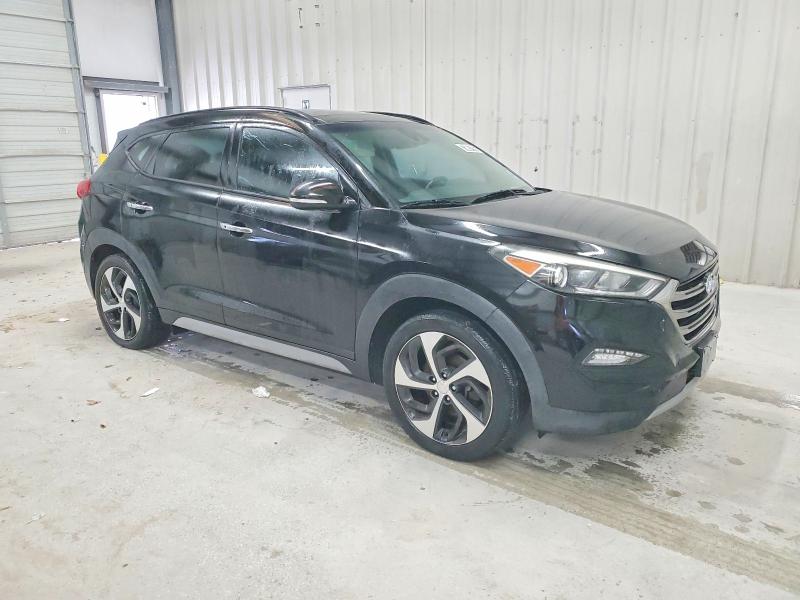 Photo 4 from auction – 2017 HYUNDAI TUCSON with VIN KM8J33A28HU486697