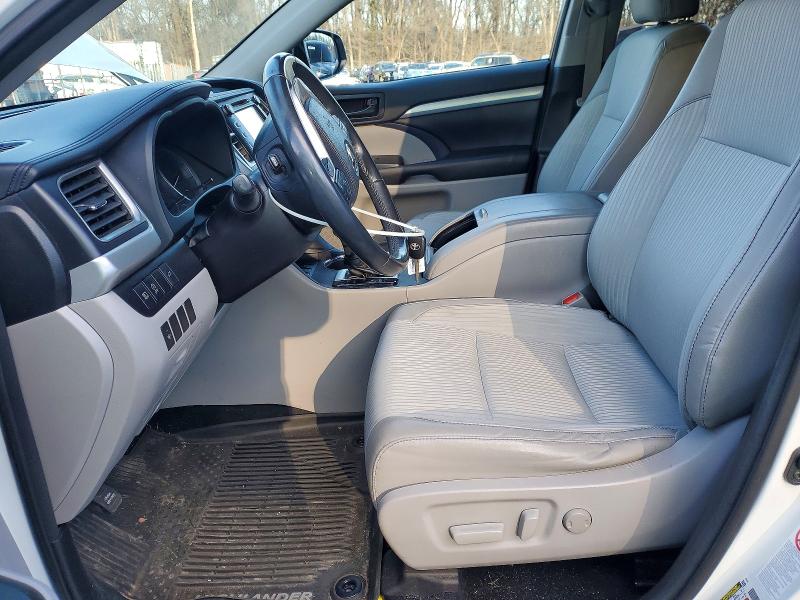 Photo 7 from auction – 2018 TOYOTA HIGHLANDER with VIN 5TDBZRFH6JS808321