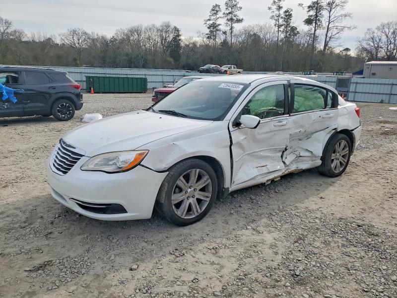 CHRYSLER 200 2013 with VIN 1C3CCBBB0DN639328 - Photo from auction