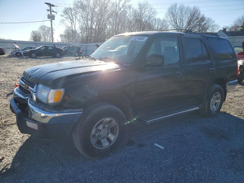 TOYOTA 4RUNNER SR 2001 مع رقم تعريف المركبة JT3GN86R410185633 - صورة من المزاد