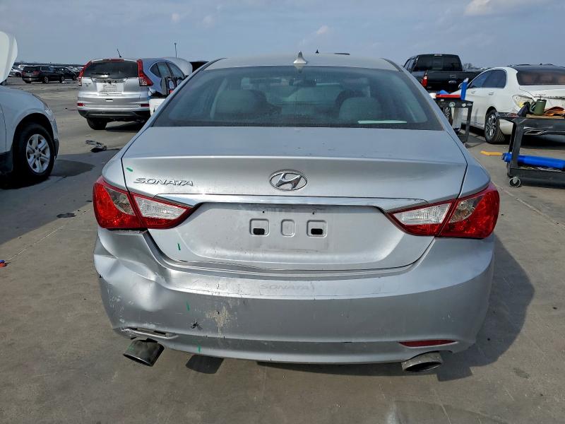 Photo 6 from auction – 2011 HYUNDAI SONATA SE with VIN 5NPEC4AC4BH286096