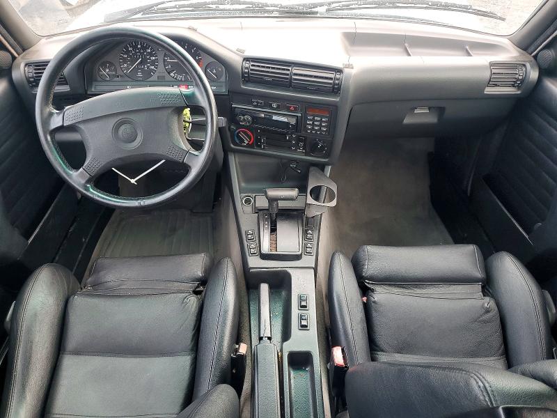 Photo 8 from auction – 1992 BMW 325 IC AUT with VIN WBABB231XNEC29296