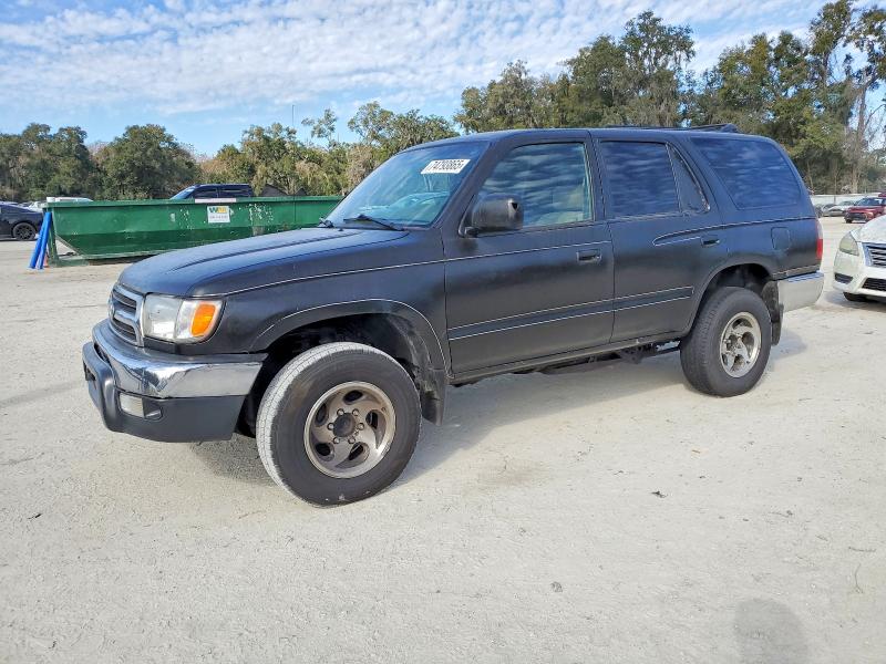 TOYOTA 4RUNNER 2000 with VIN JT3GM84R6Y0055322 - Photo from auction