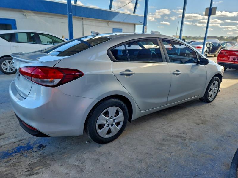 Photo 3 from auction – 2018 KIA FORTE with VIN 3KPFL4A72JE234377