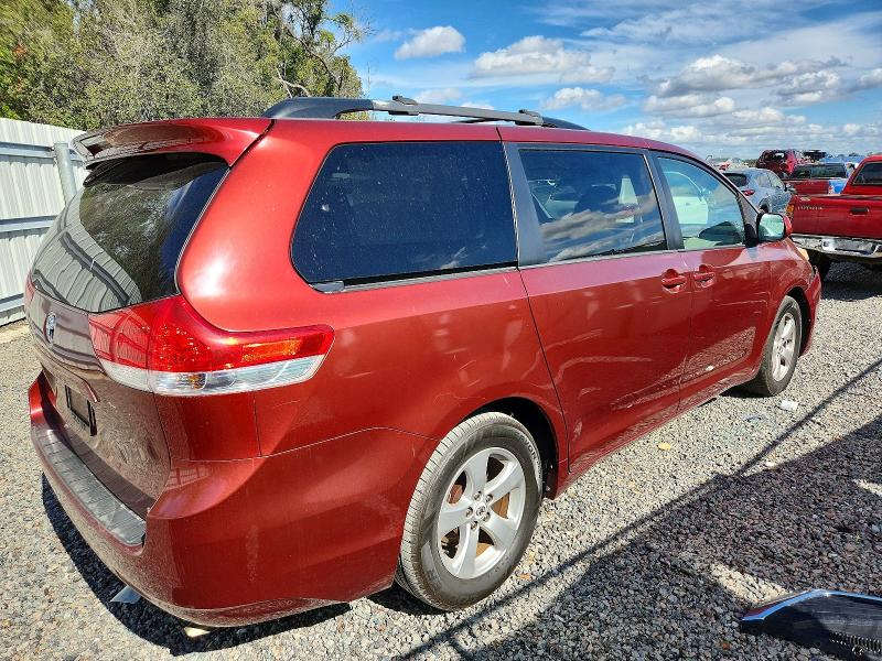 Photo 3 from auction – 2014 TOYOTA SIENNA LE with VIN 5TDKK3DC8ES486182