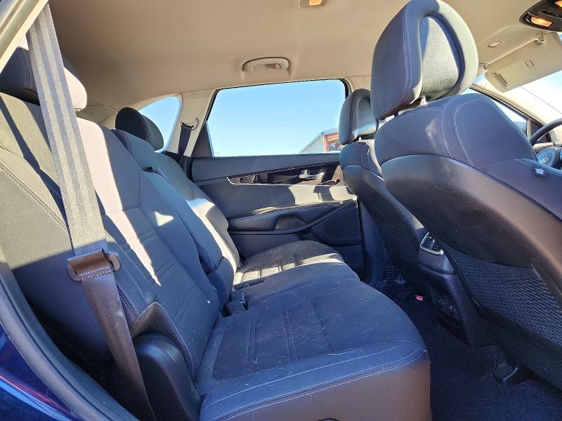 Photo 11 from auction – 2016 KIA SORENTO LX with VIN 5XYPGDA51GG150733