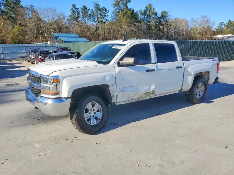 CHEVROLET SILVERADO 2018 with VIN 3GCUKNEC5JG191035 - Photo from auction