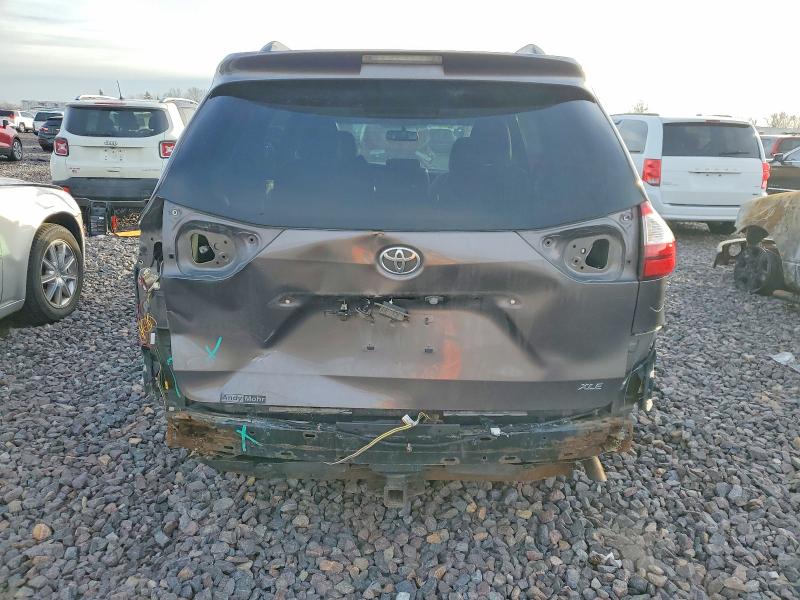 Photo 6 from auction – 2015 TOYOTA SIENNA with VIN 5TDYK3DC7FS680021