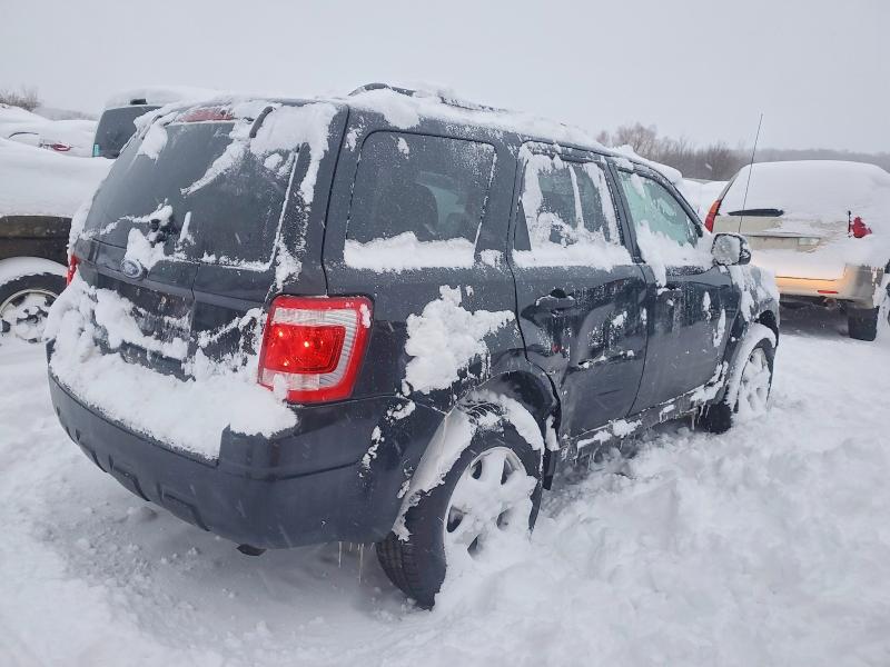 Photo 3 from auction – 2010 FORD ESCAPE XLT with VIN 1FMCU0D72AKA12113