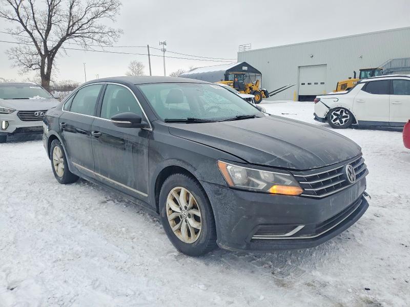 Photo 4 from auction – 2016 VOLKSWAGEN PASSAT with VIN 1VWAS7A34GC049711