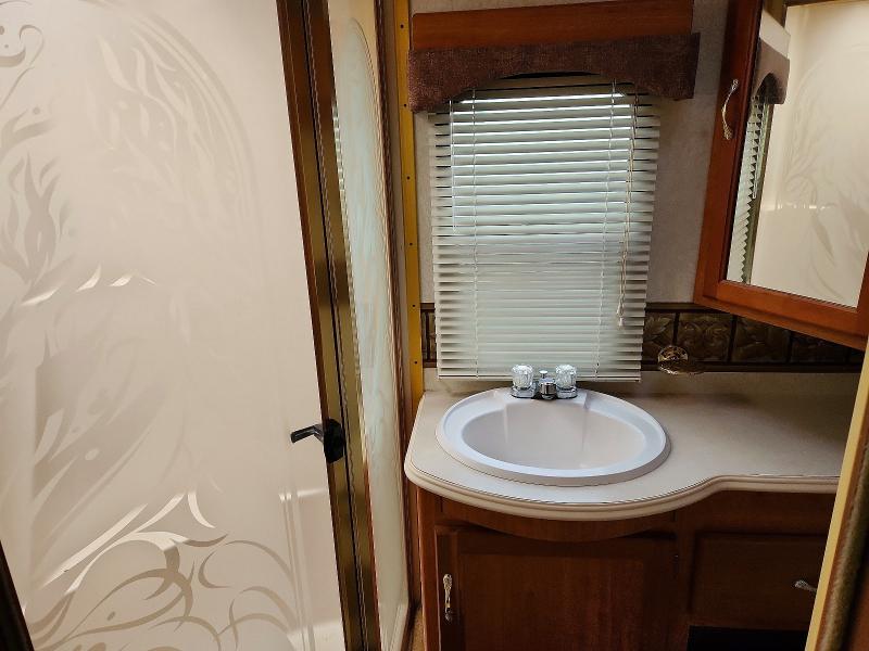 Photo 9 from auction – 2004 FREIGHTLINER TROPICAL T396 with VIN 4UZAAHDC94CN53119
