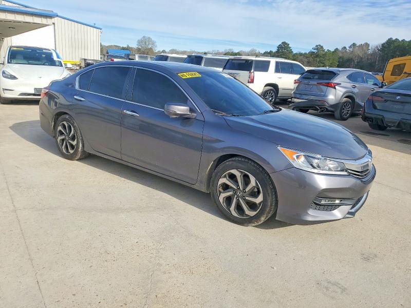 Photo 4 from auction – 2016 HONDA ACCORD with VIN 1HGCR2F87GA195774