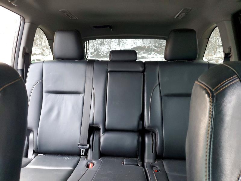 Photo 10 from auction – 2019 TOYOTA HIGHLANDER with VIN 5TDJZRFH9KS570025