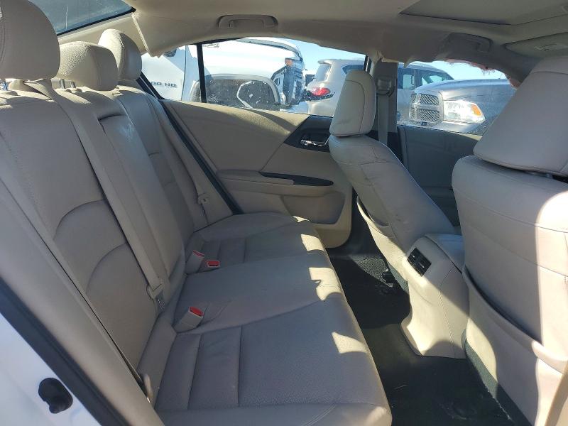 Photo 10 from auction – 2017 HONDA ACCORD with VIN JHMCR6F56HC031030