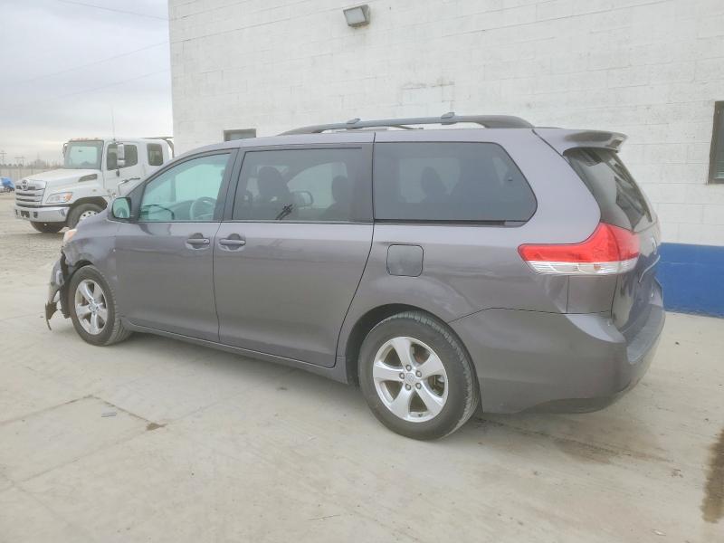 Photo 2 from auction – 2013 TOYOTA SIENNA LE with VIN 5TDKK3DC5DS376592
