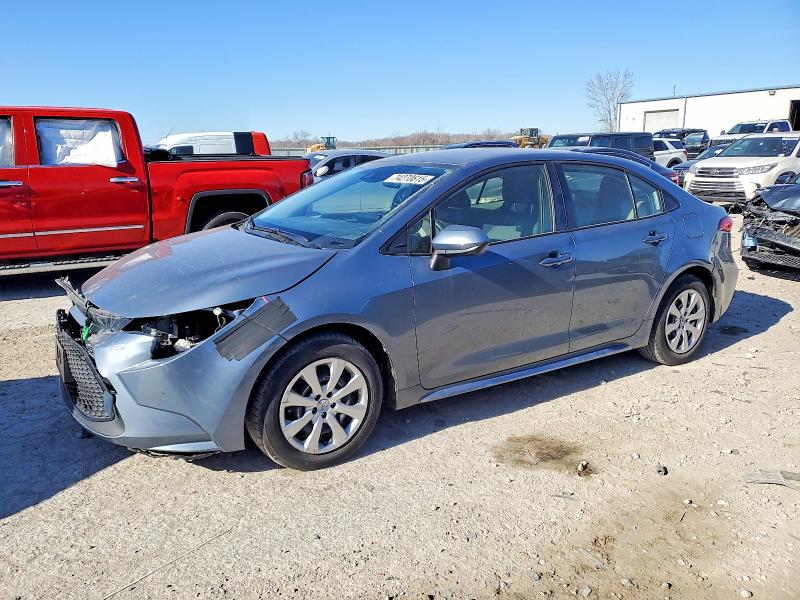 TOYOTA COROLLA LE 2022 with VIN JTDEPMAE7NJ196393 - Photo from auction