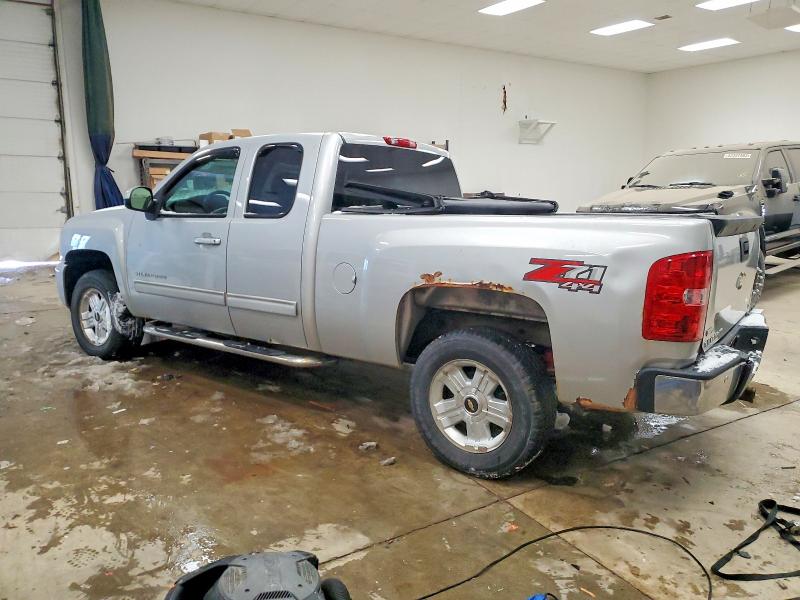 Photo 2 from auction – 2010 CHEVROLET SILVERADO with VIN 1GCSKSE35AZ117460
