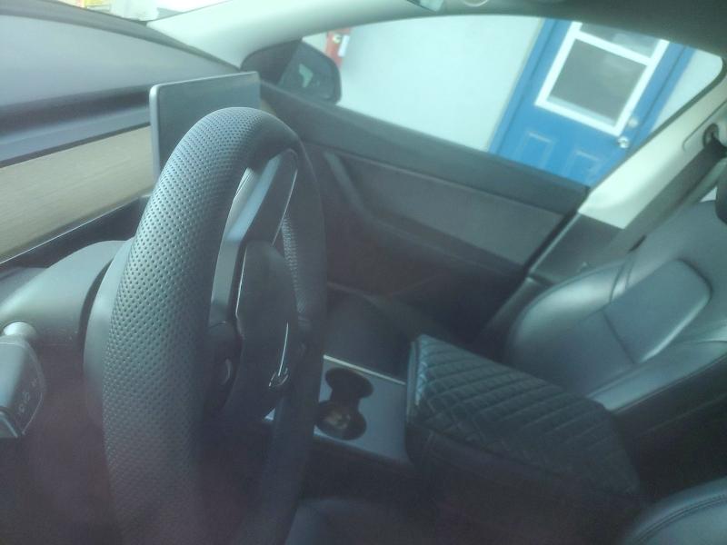 Photo 8 from auction – 2021 TESLA MODEL Y with VIN 5YJYGDEE1MF123873