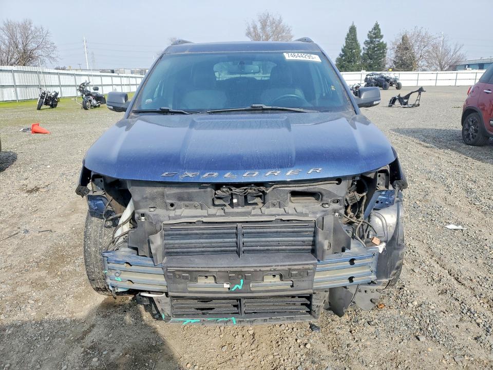 Photo 5 from auction – 2017 FORD EXPLORER with VIN 1FM5K7D84HGC89956