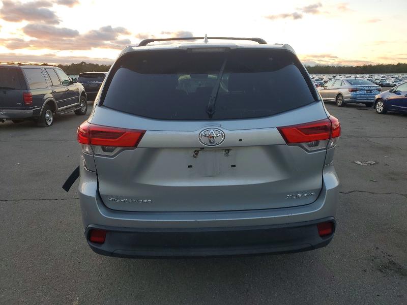 Photo 6 from auction – 2017 TOYOTA HIGHLANDER with VIN 5TDJZRFH9HS393422