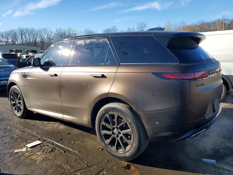 Photo 2 from auction – 2024 LAND ROVER RANGE ROVE with VIN SAL1L9FU2RA410132