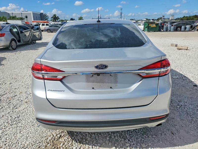 Photo 6 from auction – 2017 FORD FUSION S with VIN 3FA6P0G72HR282037