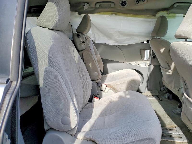 Photo 11 from auction – 2012 TOYOTA SIENNA LE with VIN 5TDKK3DC8CS235384
