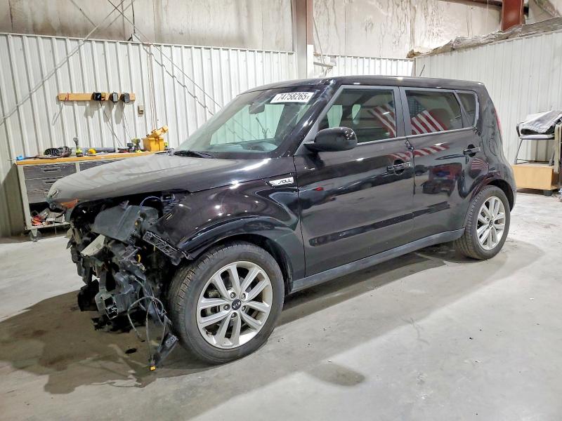 KIA SOUL + 2017 with VIN KNDJP3A57H7447343 - Photo from auction